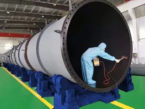 Menara berlapis PFA untuk aplikasi gas korosif